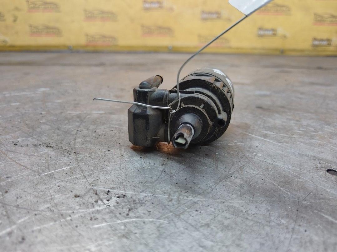 Насос (моторчик) омывателя стекла 8JQAYG Renault Scenic - Фото 2