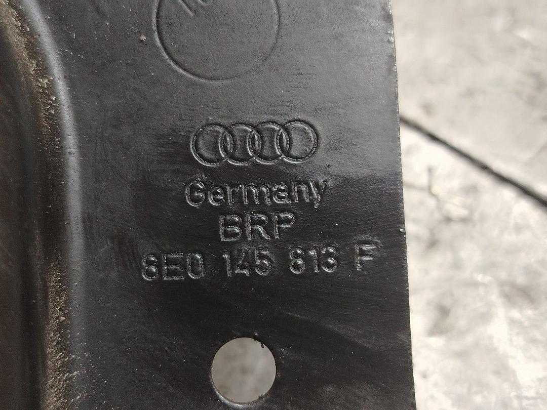 Крепление интеркулера XF801C Audi A4 - Фото 4