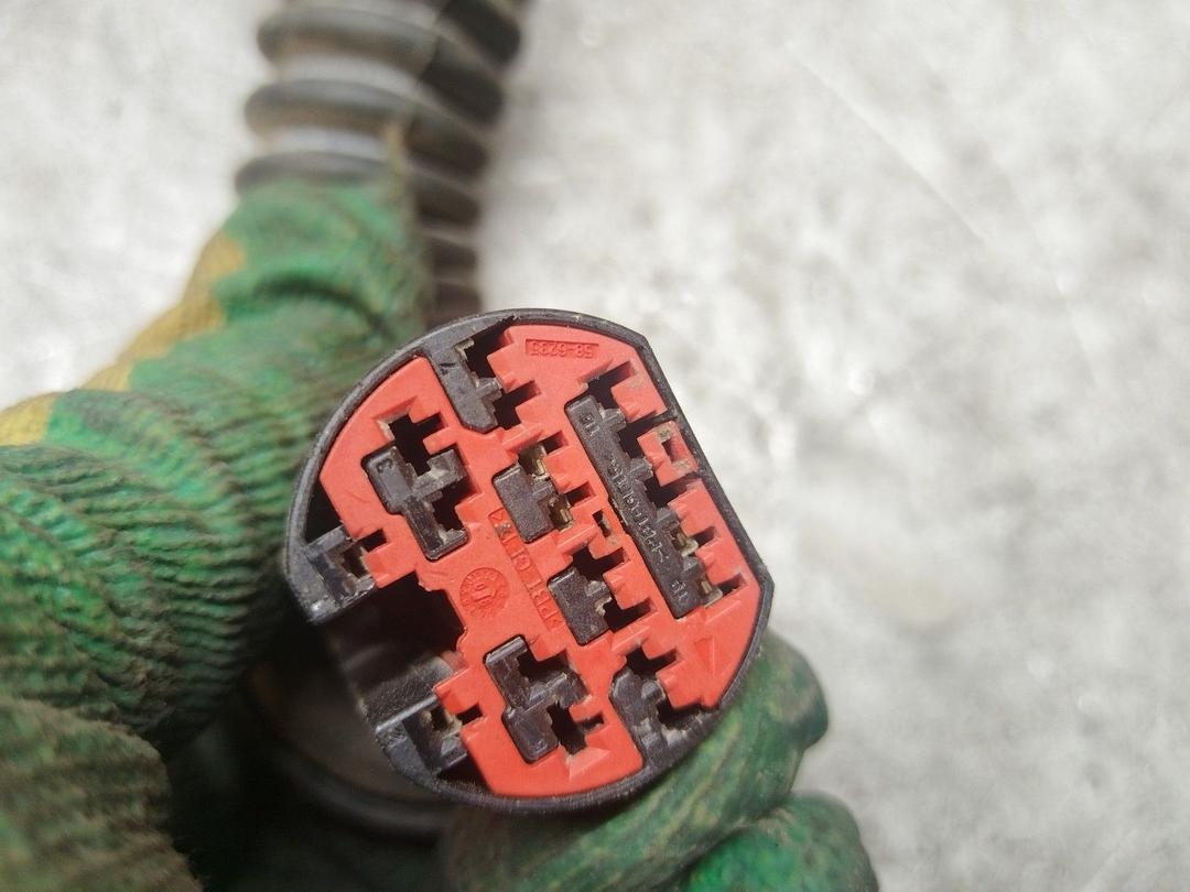 Проводка двери задней правой MLI5D8 Volvo S40 купить