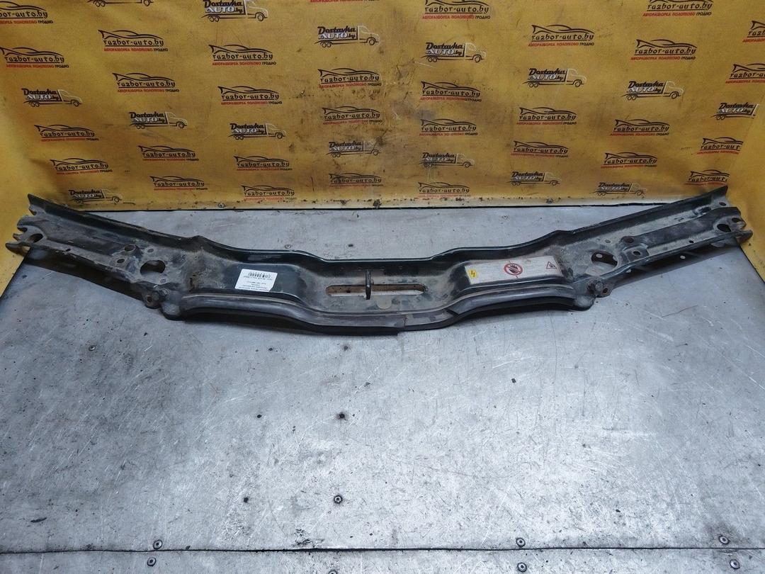 Передняя панель крепления облицовки (телевизор) V44VWL Audi 100