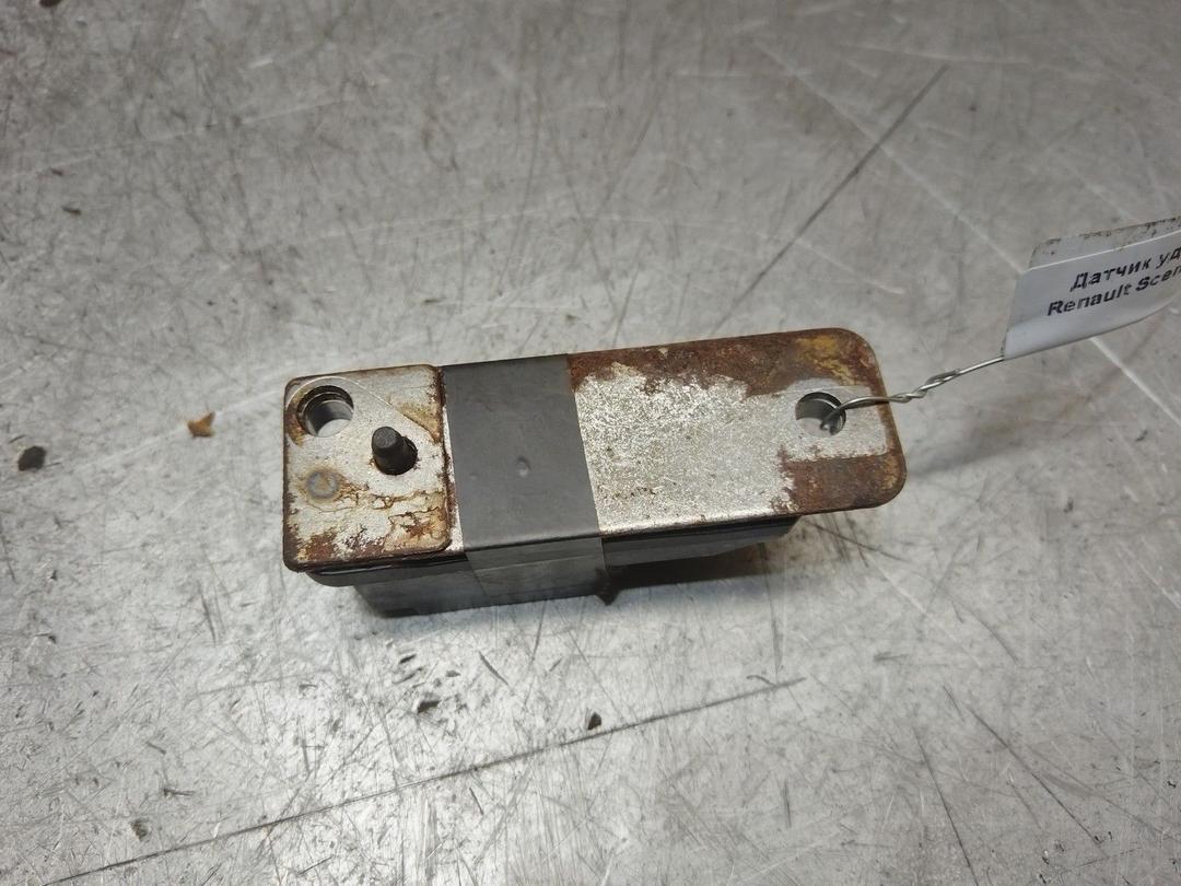 Датчик удара GJYA8D Renault Scenic купить в магазине запчастей бу