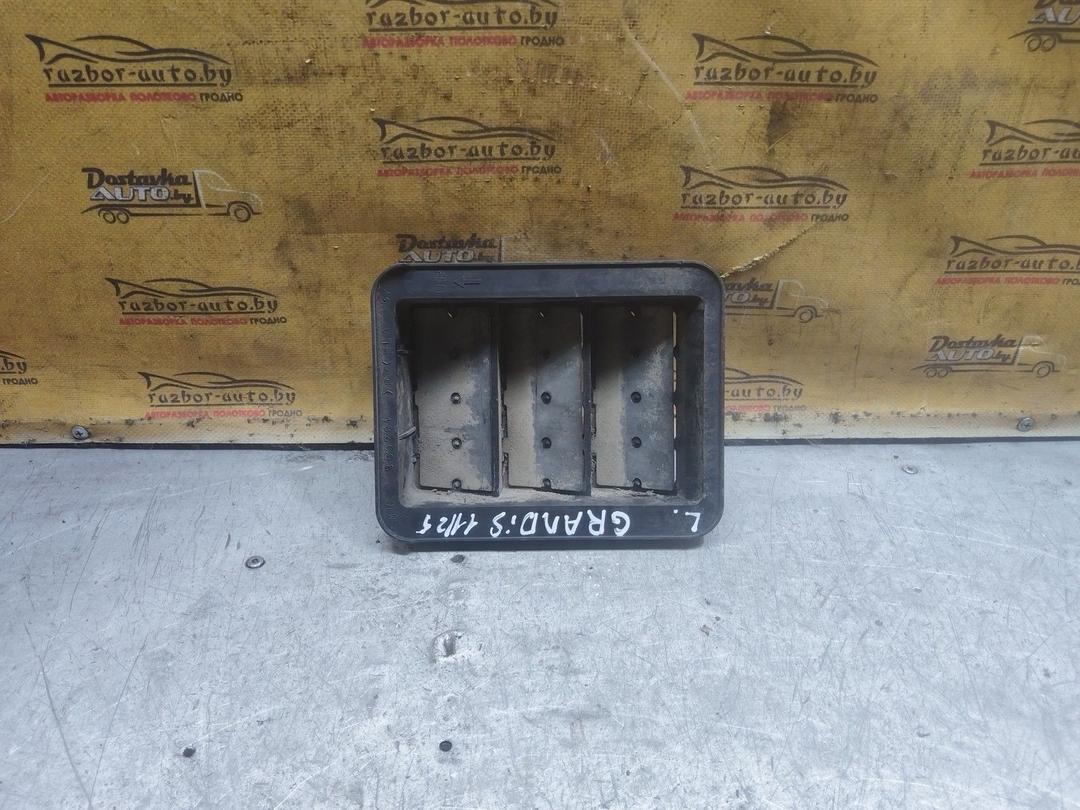 Решетка вентиляции кузова JO7TCF Mitsubishi Grandis купить