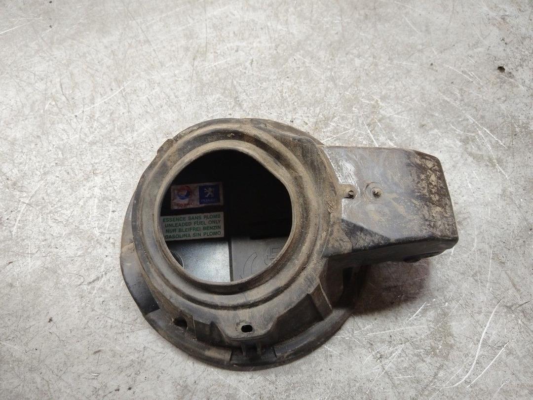 Лючок топливного бака 7YA7KW Peugeot 207 купить