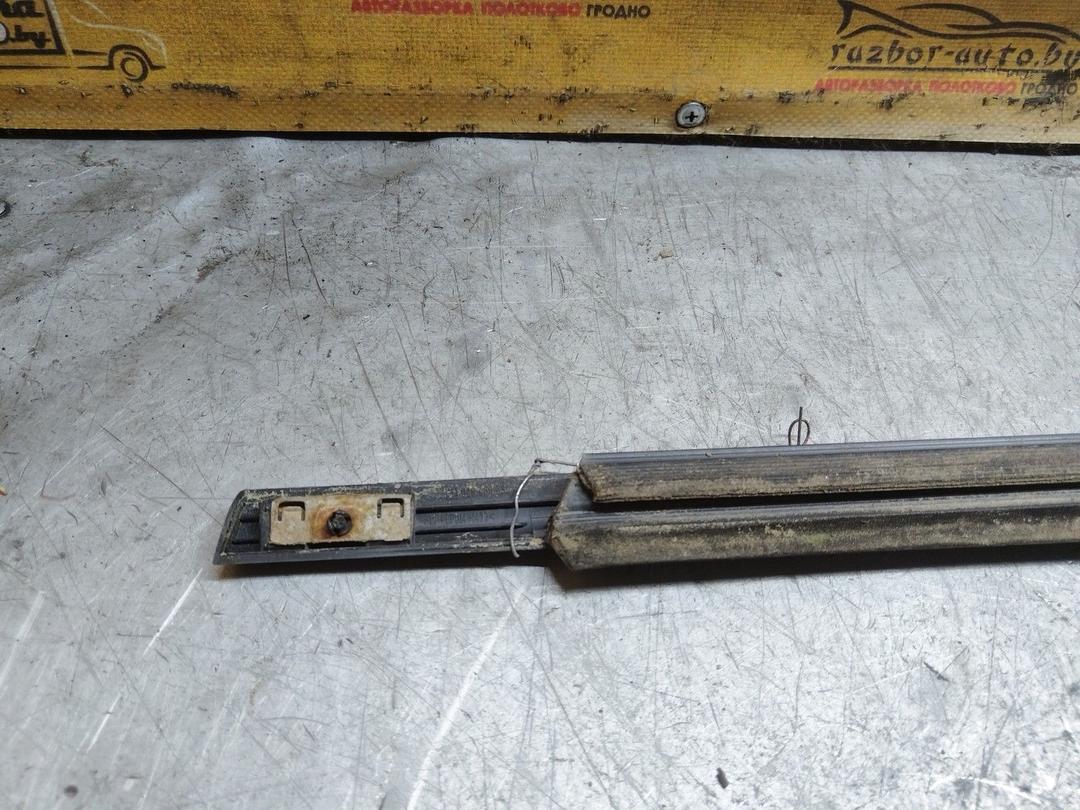 Молдинг стекла двери передней правой наружный NNUKIC Opel Astra купить в магазине запчастей бу