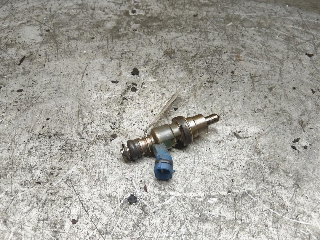 Форсунка MIRU4F Toyota Avensis