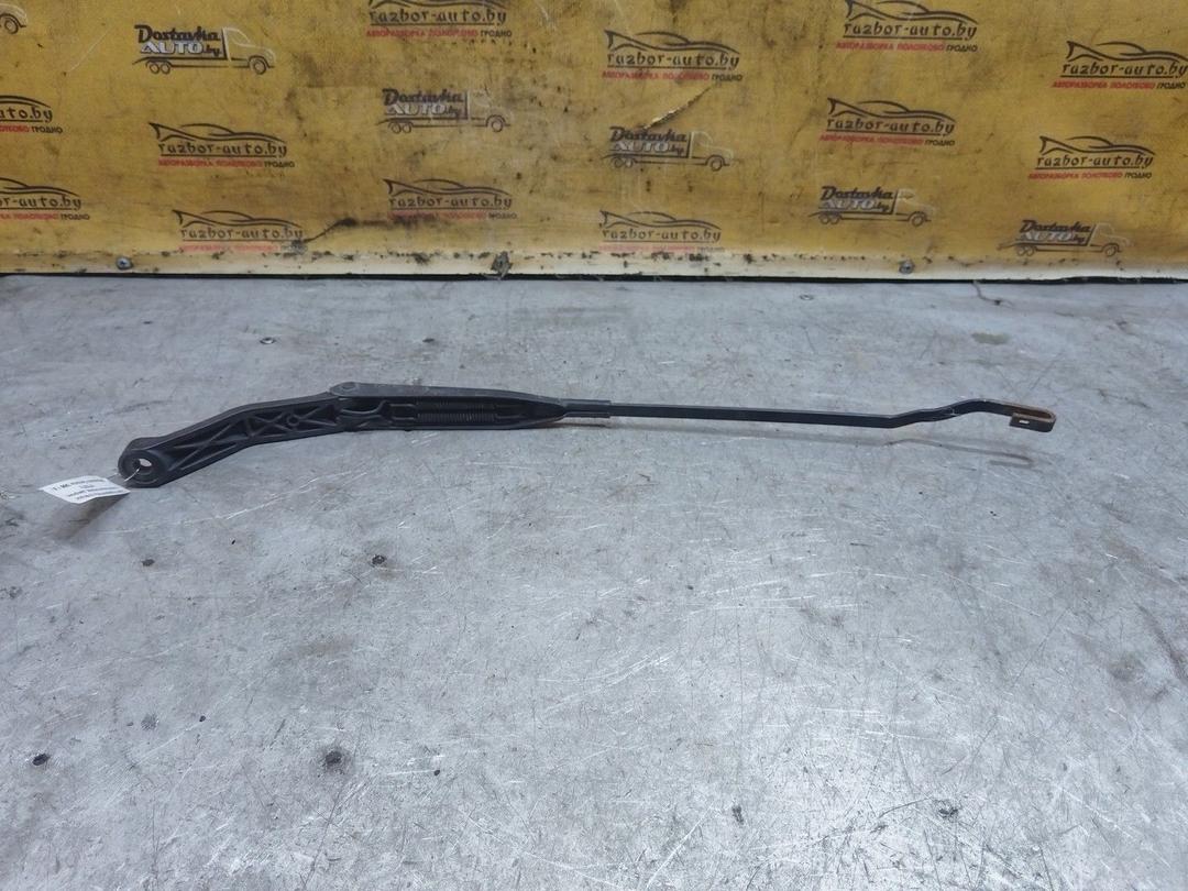 Щеткодержатель (поводок стеклоочистителя, дворник) 1FTETV Mitsubishi Carisma купить в магазине запчастей бу