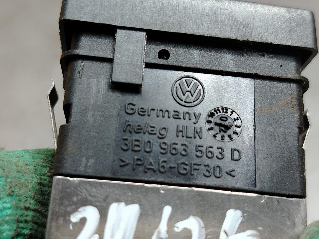 Кнопка подогрева сидений IWG4QB Volkswagen Passat - Фото 4