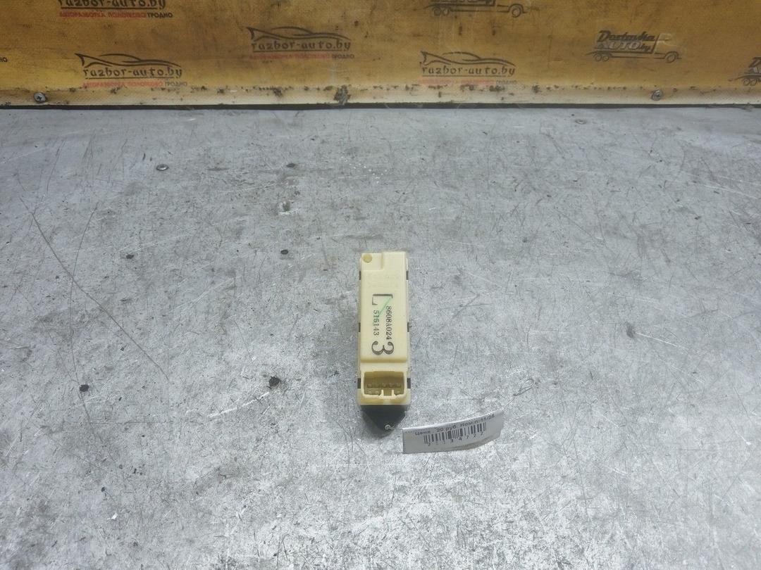 Кнопка стеклоподъемника заднего левого Z11P43 Mitsubishi Grandis купить с доставкой