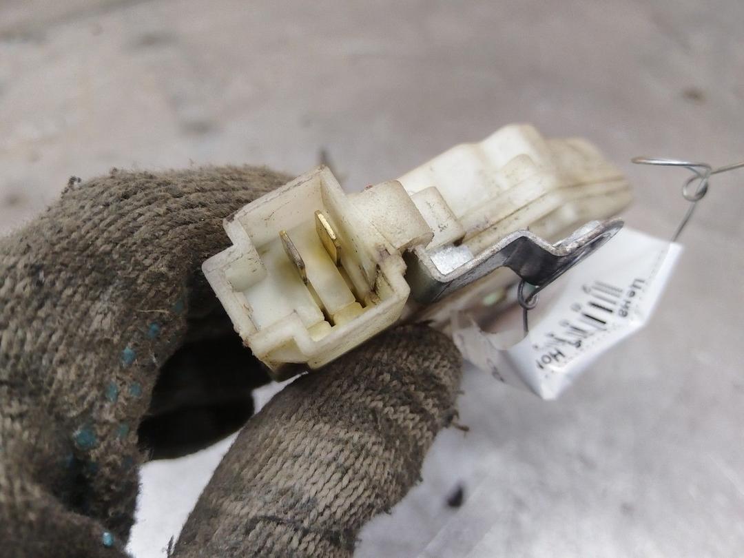 Замок двери задней правой 8AC6C1 купить в магазине запчастей бу