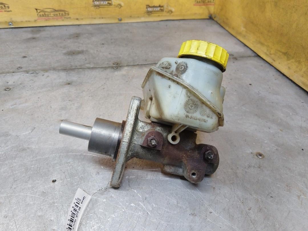 Цилиндр тормозной главный MGY5UO Volkswagen Passat купить