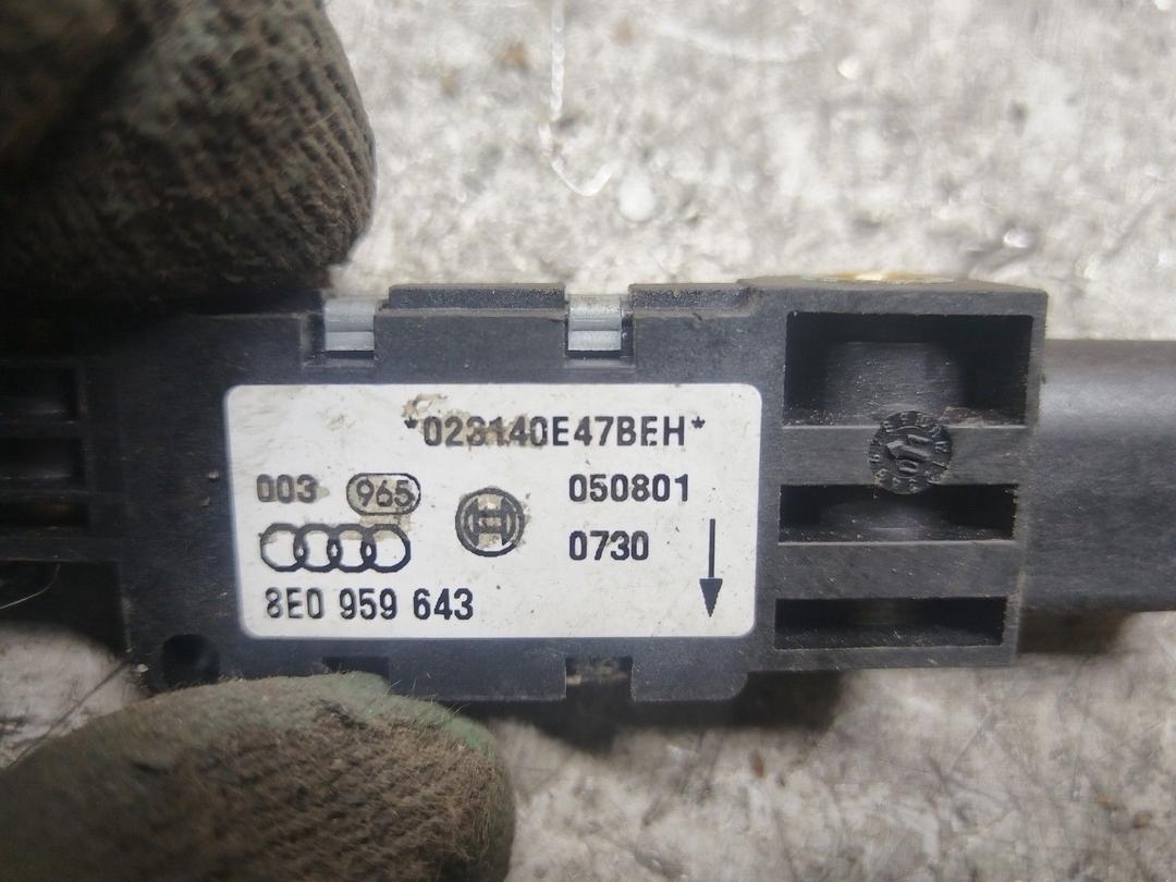 Датчик удара V3RSM8 Audi A4 купить на авторазборке