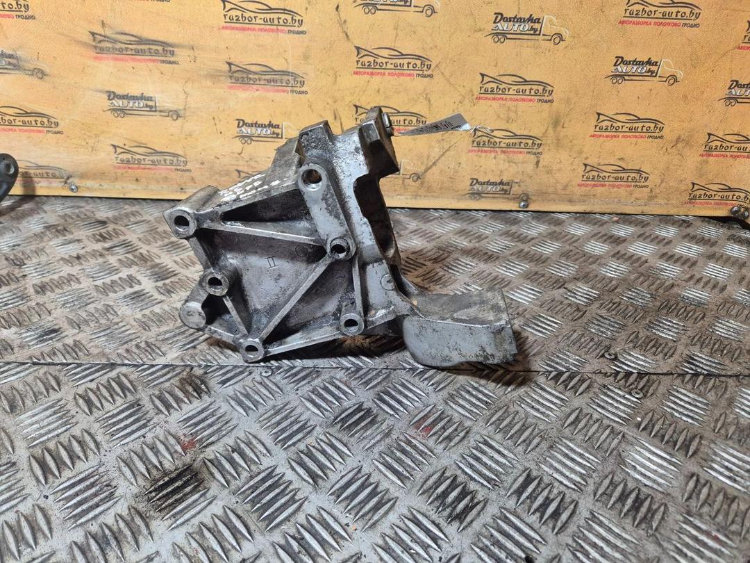 Кронштейн компрессора кондиционера P52A9T Rover 45