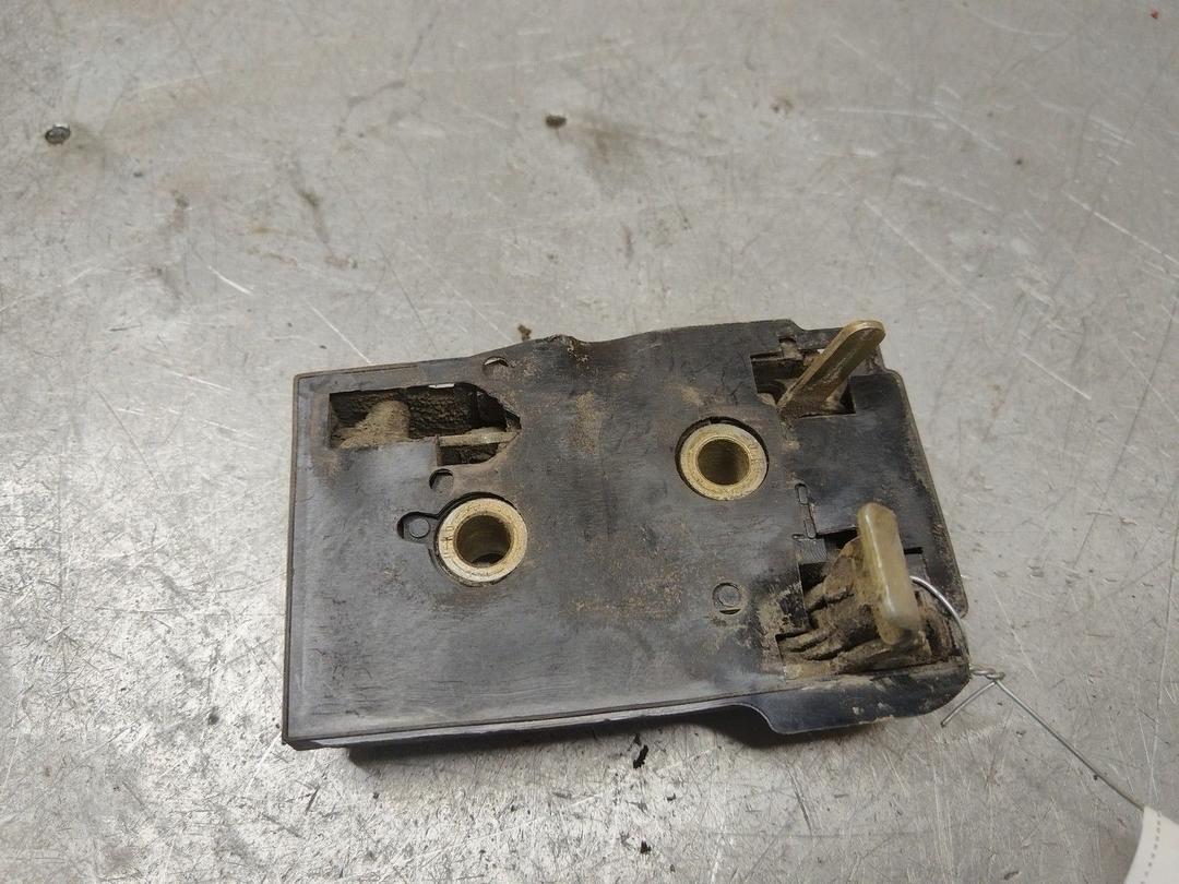 Замок двери задней левой UY4EGC Volkswagen Passat - Фото 2