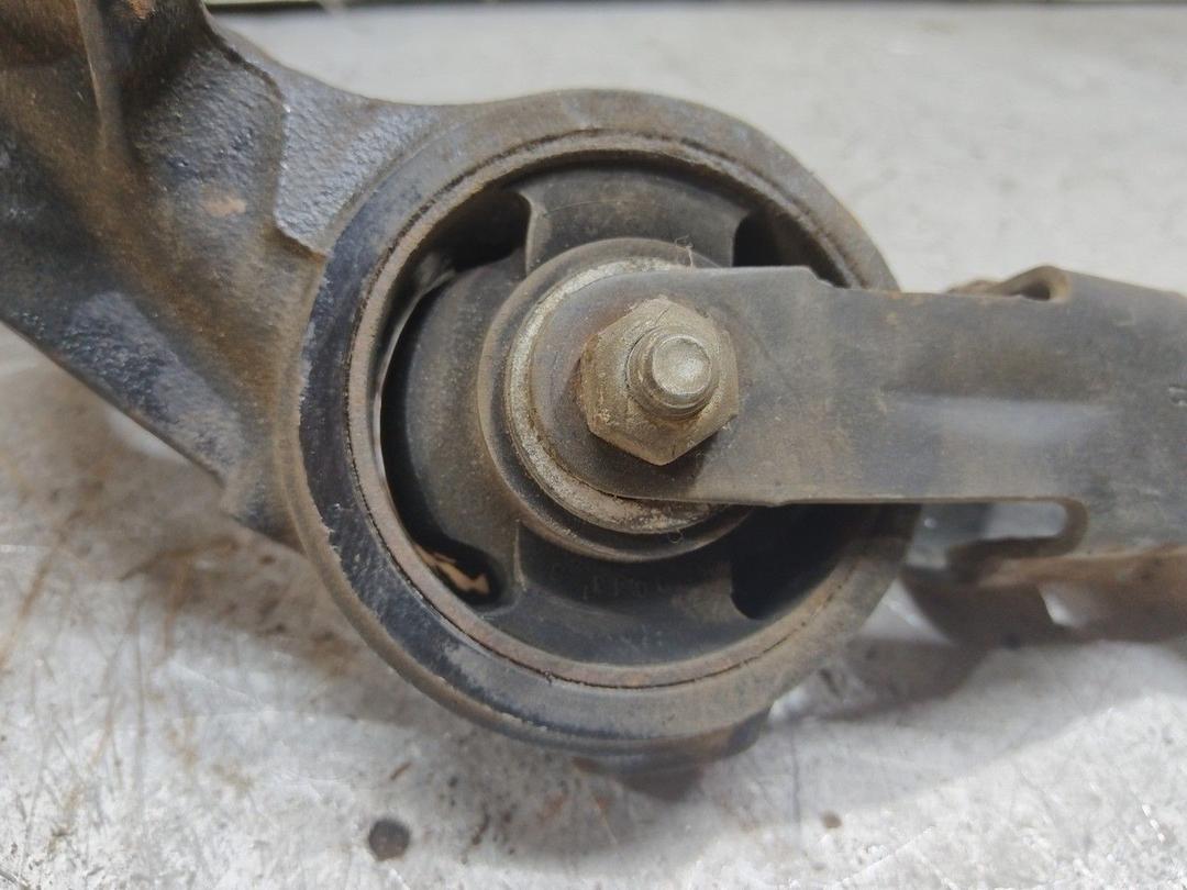 Кронштейн двигателя HT36GY Peugeot 605 - Фото 5