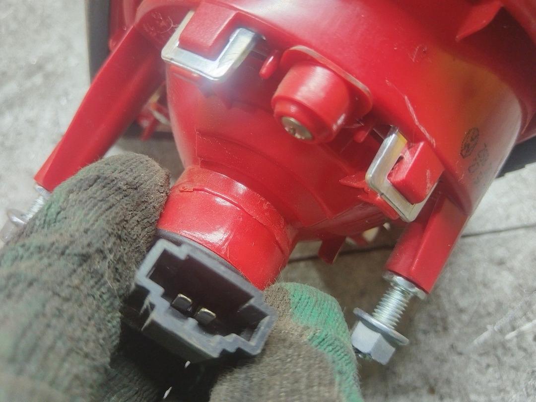 Фонарь крышки багажника правый L3VA9T Volkswagen Passat купить с доставкой