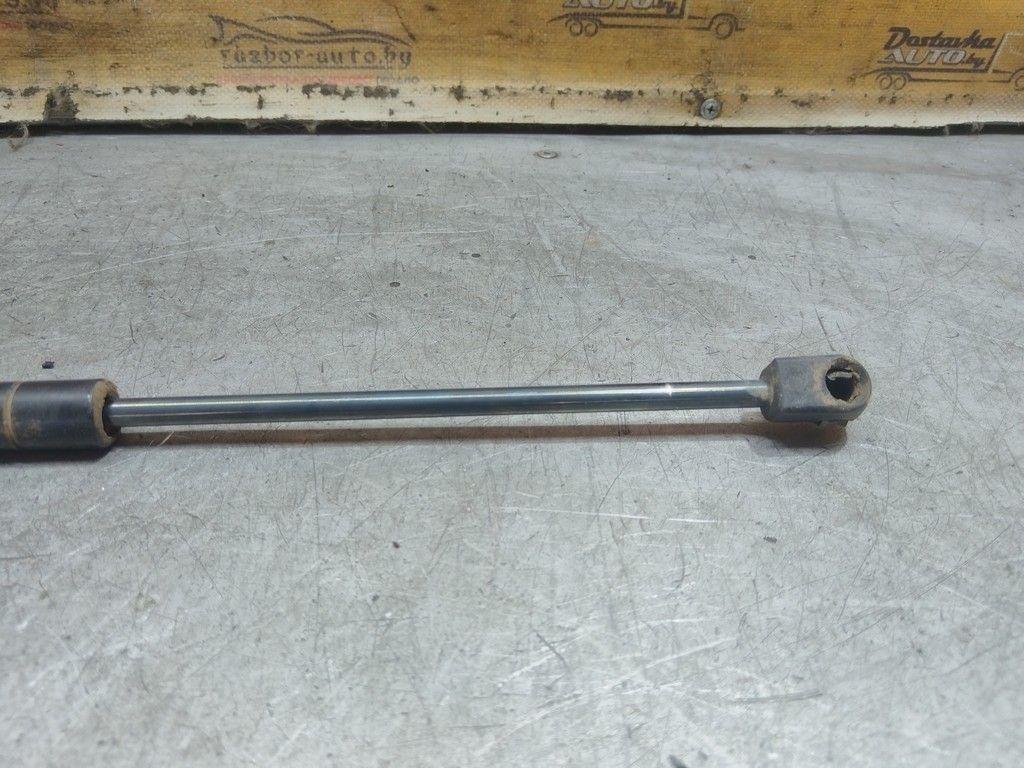 Амортизатор крышки багажника (3-5 двери) 16SR4B Toyota Corolla Verso - Фото 3