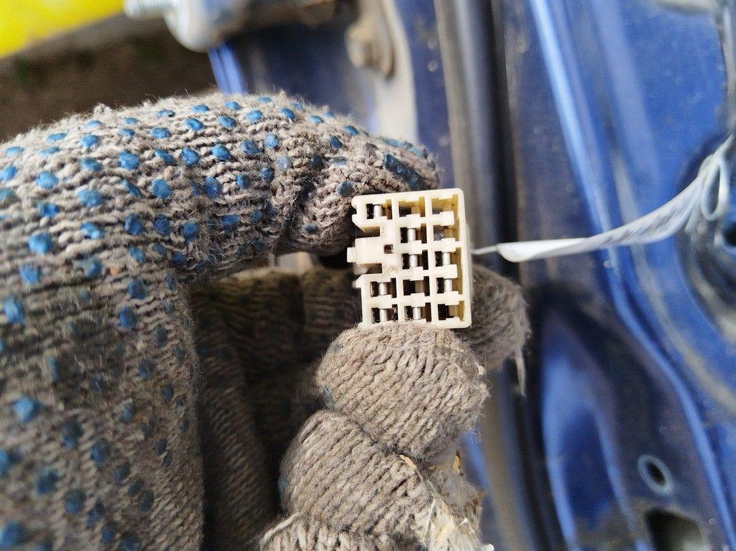 Проводка двери задней правой R4B9SY Toyota Corolla Verso купить в магазине запчастей бу