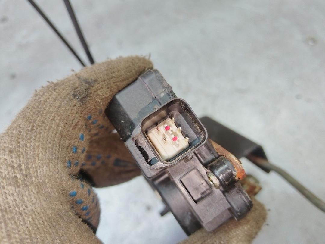 Замок двери задней левой VP5W69 Hyundai Trajet купить в магазине запчастей бу