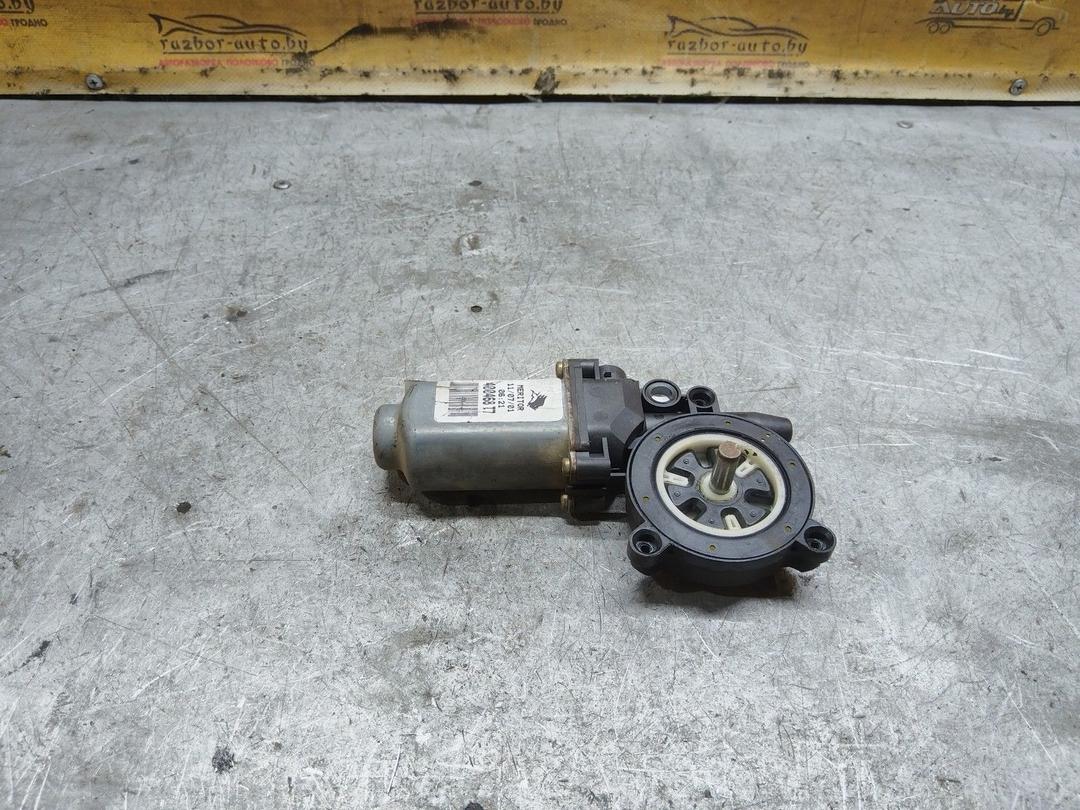 Моторчик стеклоподъемника передний правый NTHO3C Renault Scenic