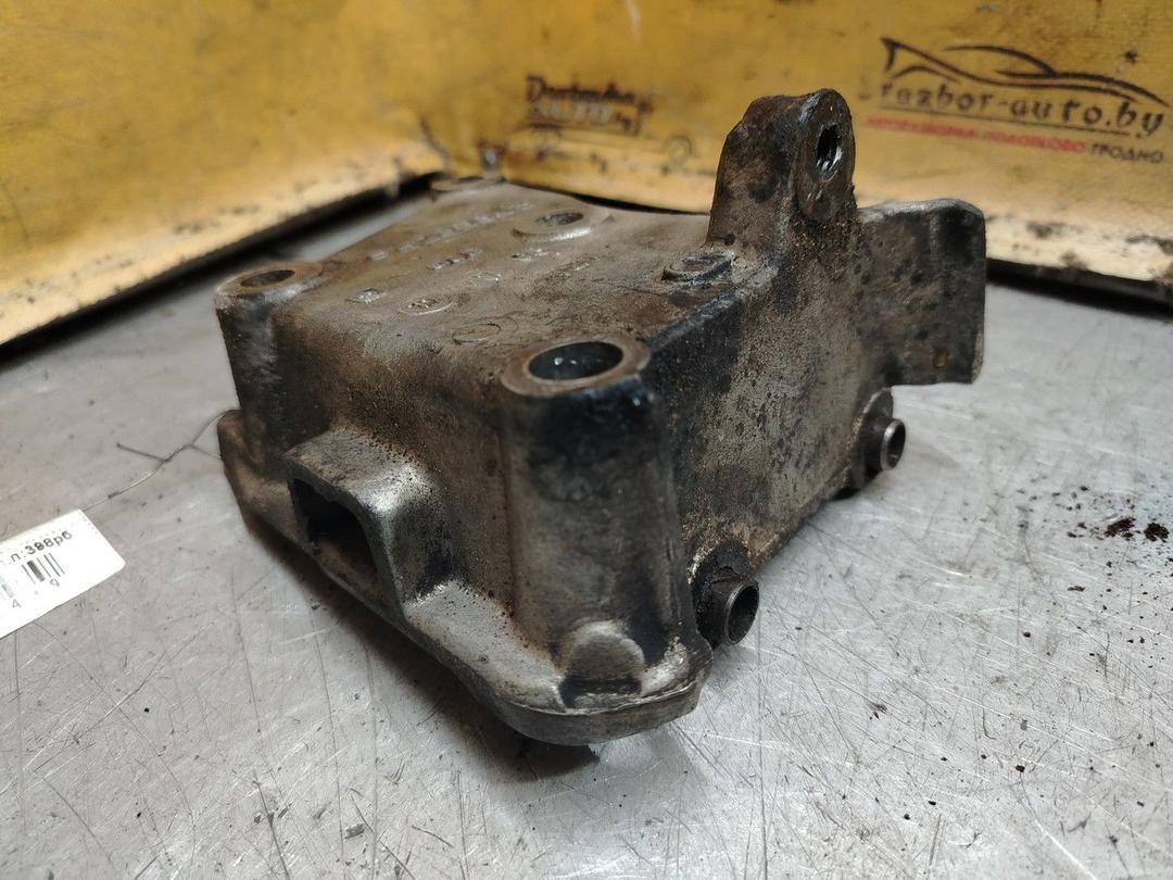 Кронштейн двигателя 8DOWV6 Peugeot 306 - Фото 2