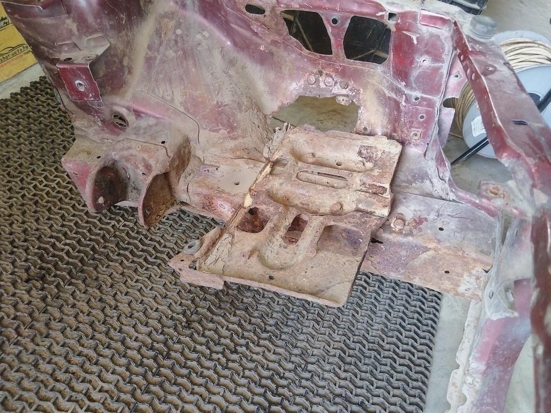 Передняя панель крепления облицовки (телевизор) AUPIHX Mitsubishi Carisma купить на авторазборке