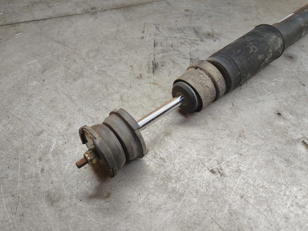 Амортизатор задний левый BR7W3Z Peugeot 406 - Фото 4