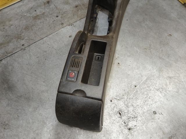 Консоль салона (кулисная часть) 2O8XWV Peugeot 307 купить