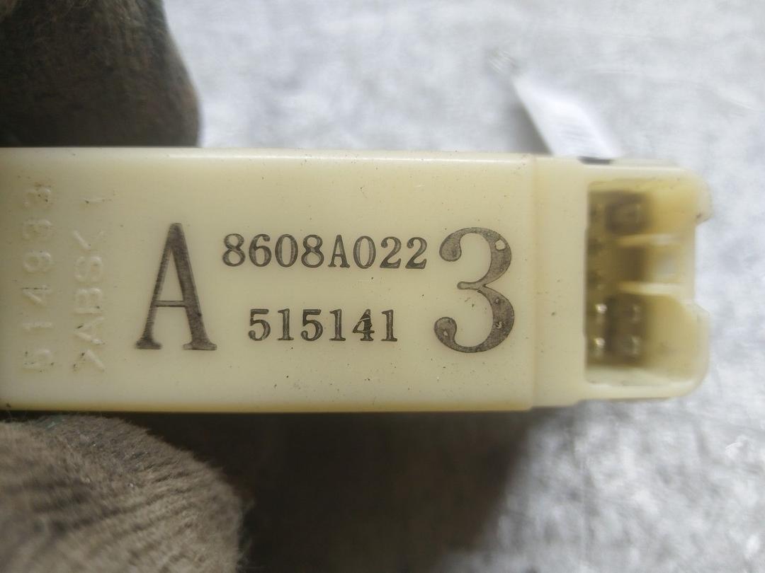 Кнопка стеклоподъемника переднего правого H1BEKR Mitsubishi Grandis купить в магазине запчастей бу