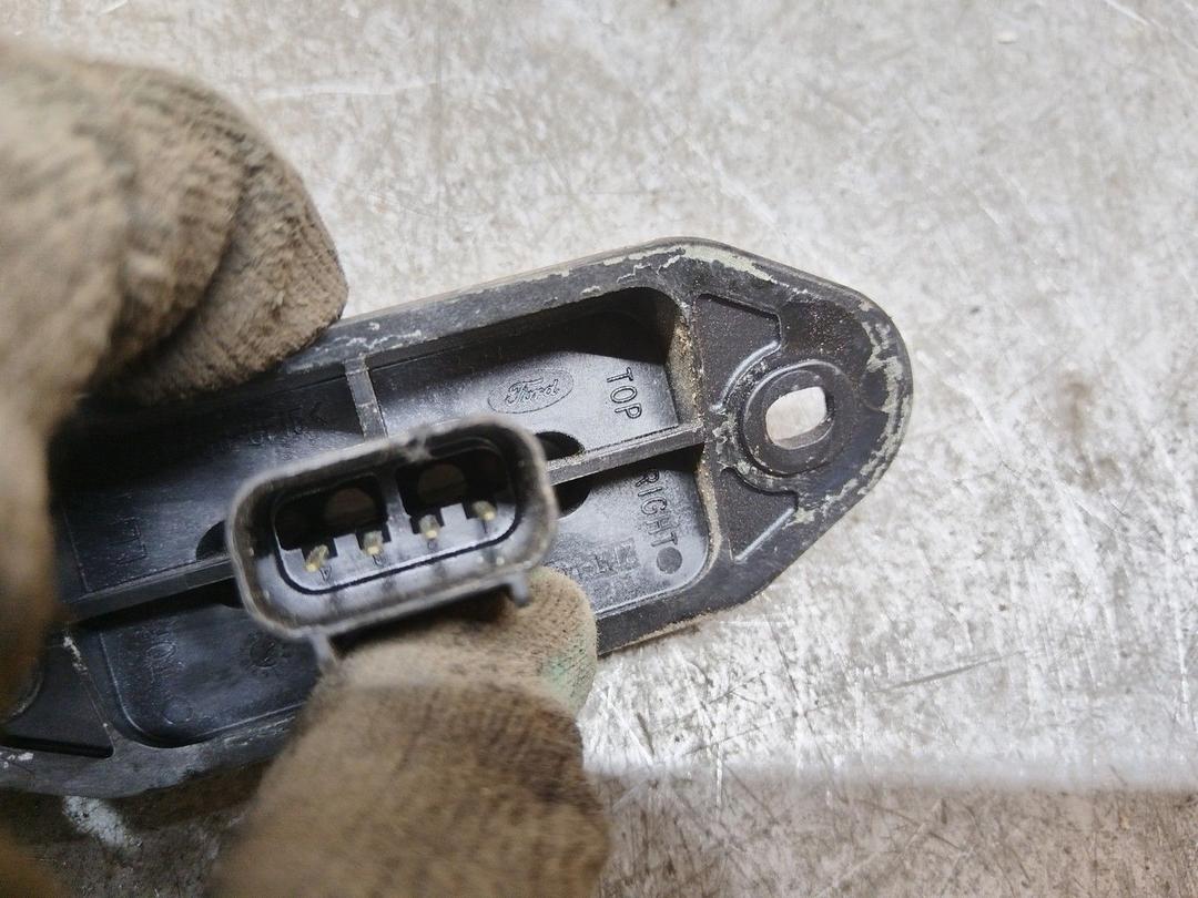 Выключатель концевой (концевик) Y2RR15 Ford Tourneo Connect купить в магазине запчастей бу