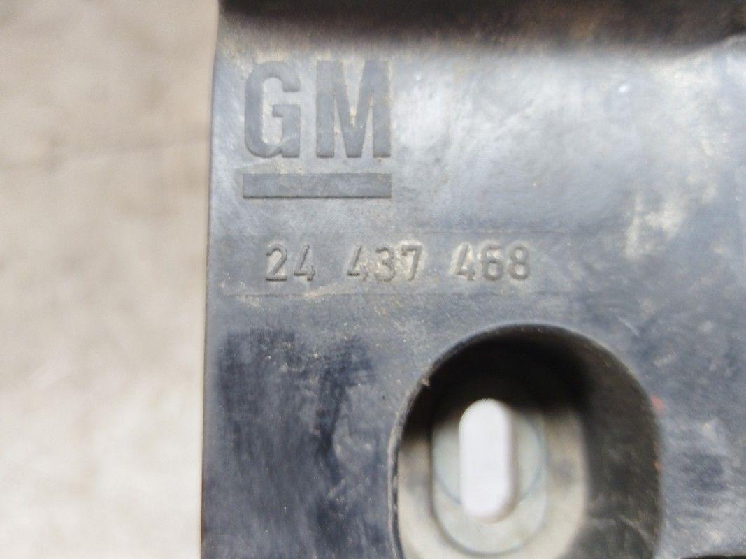 Крепление блока предохранителей P20YDA Opel Signum - Фото 4