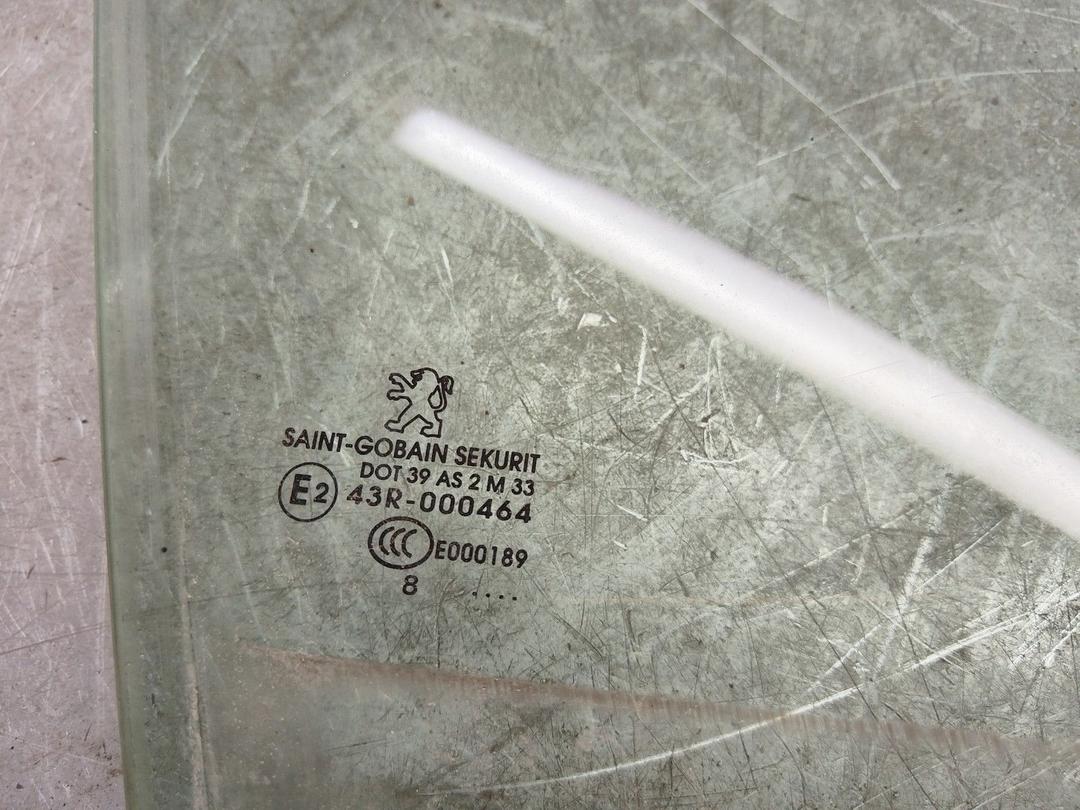 Стекло двери передней правой 04NLYT Peugeot 207 купить