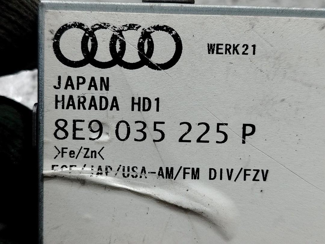 Усилитель антенны 1ED6MZ Audi A4 - Фото 5