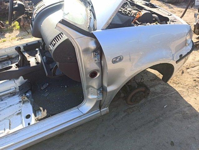 Петля двери передней правой UUAXH4 Volkswagen Polo купить