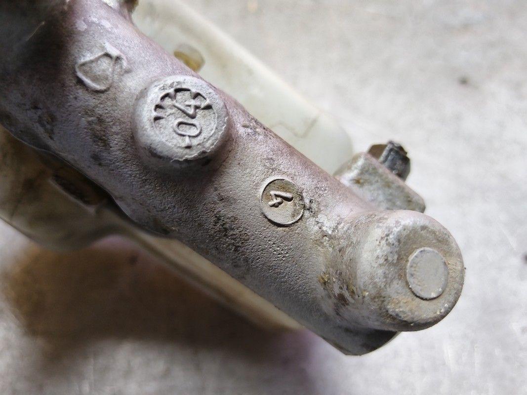 Цилиндр тормозной главный E7N6SZ Skoda Fabia купить на авторазборке