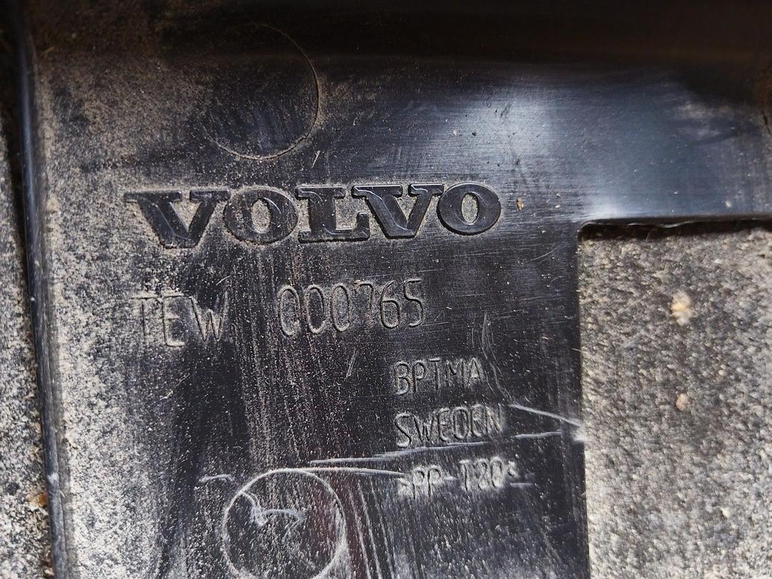 Обшивка крышки багажника LI9RCW Volvo XC70 купить с доставкой. Огромный выбор салонов. У нас есть практически все.