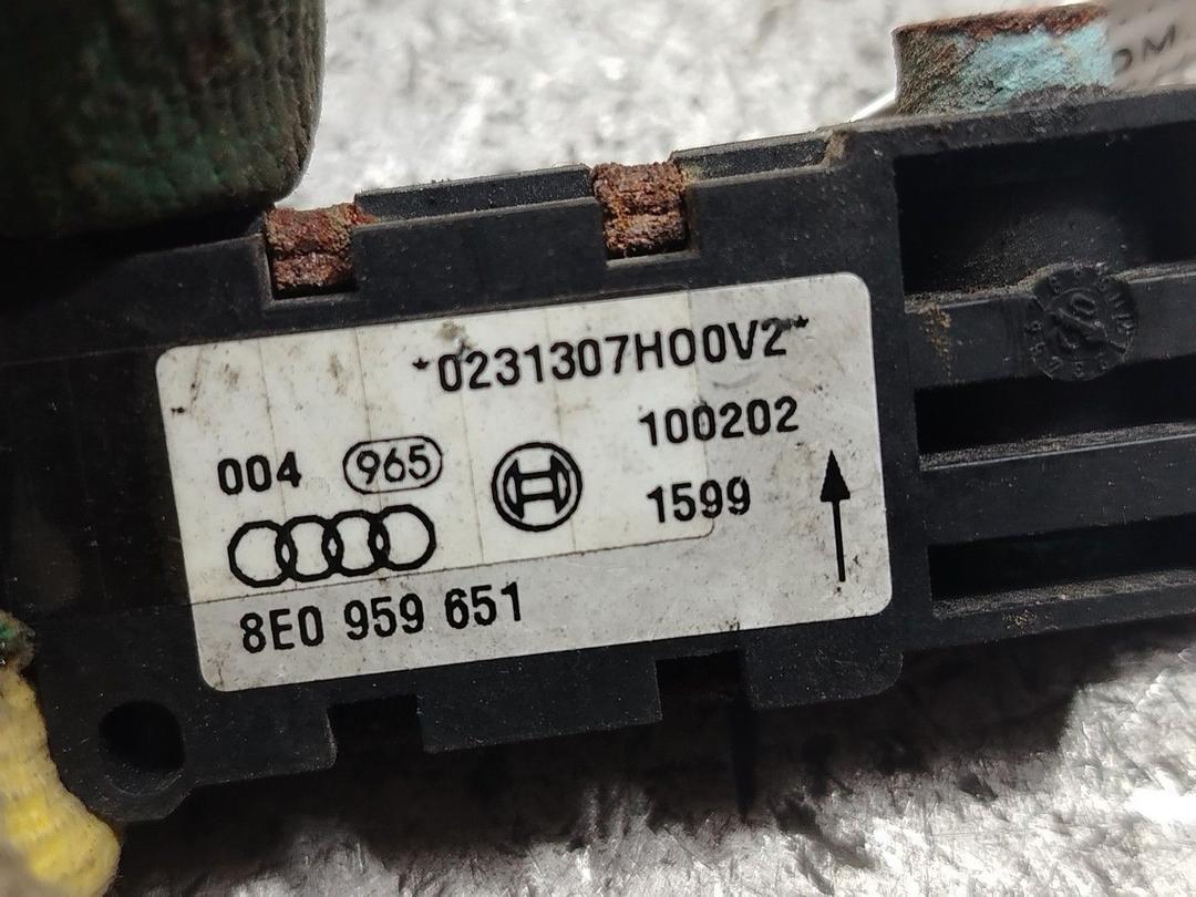 Датчик удара Y8DH9C Audi A4 - Фото 4