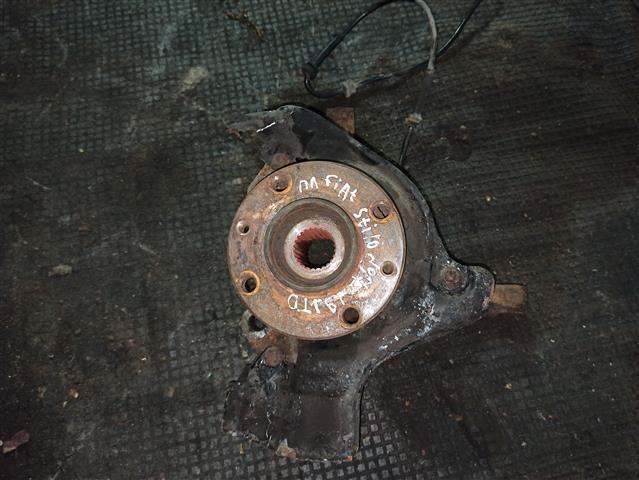 Кулак поворотный левый BCBF7F Fiat Stilo