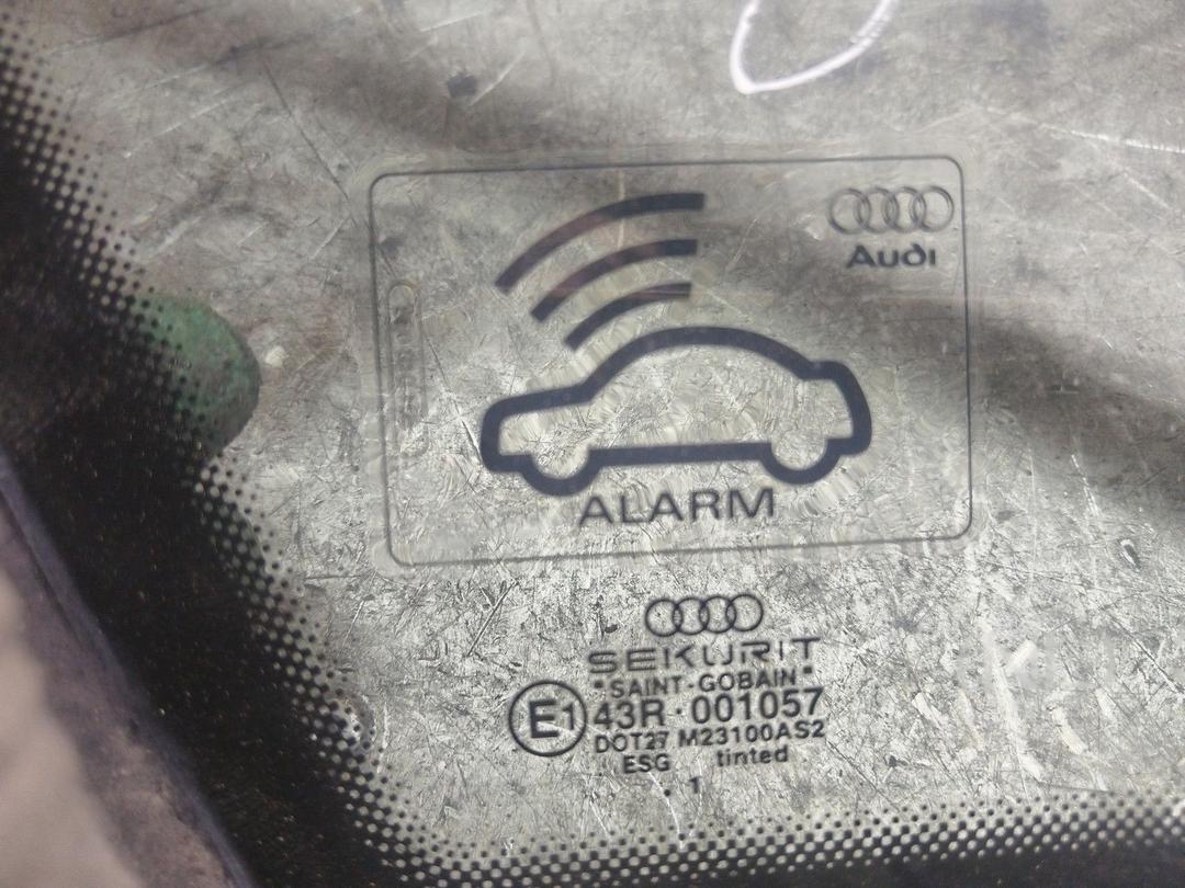 Стекло кузовное боковое правое U6MN3S Audi A4 купить