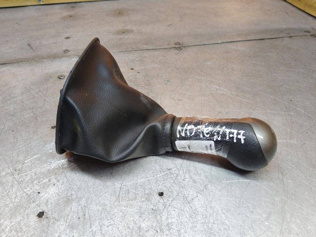 Чехол рычага КПП 9NV7BU Nissan Note