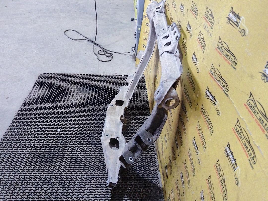 Балка подвески передняя (подрамник) HJ9M79 Renault Kangoo купить в магазине запчастей бу