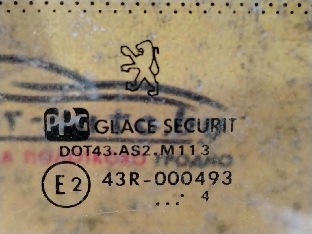 Стекло заднее 3ZKSEQ Peugeot 106 - Фото 2