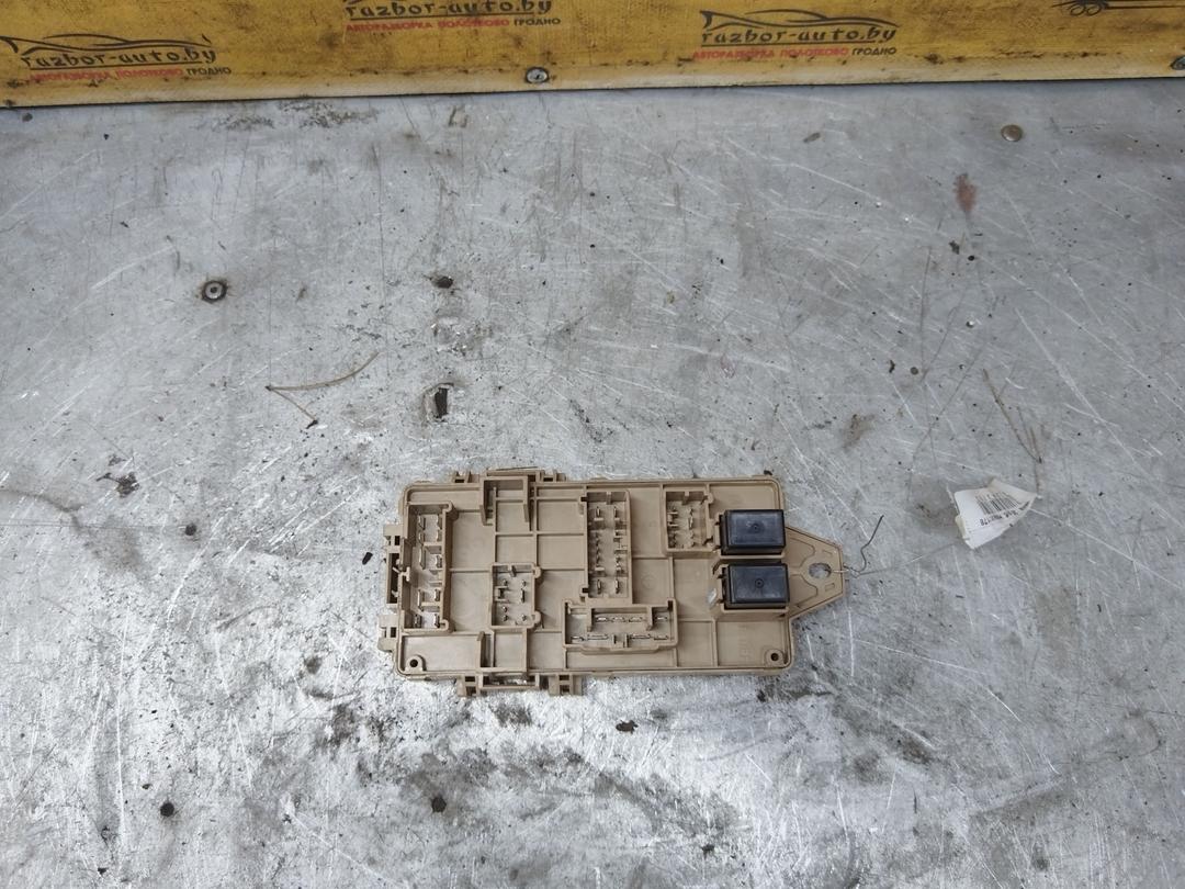 Блок предохранителей 8E52KW Subaru Forester купить на авторазборке