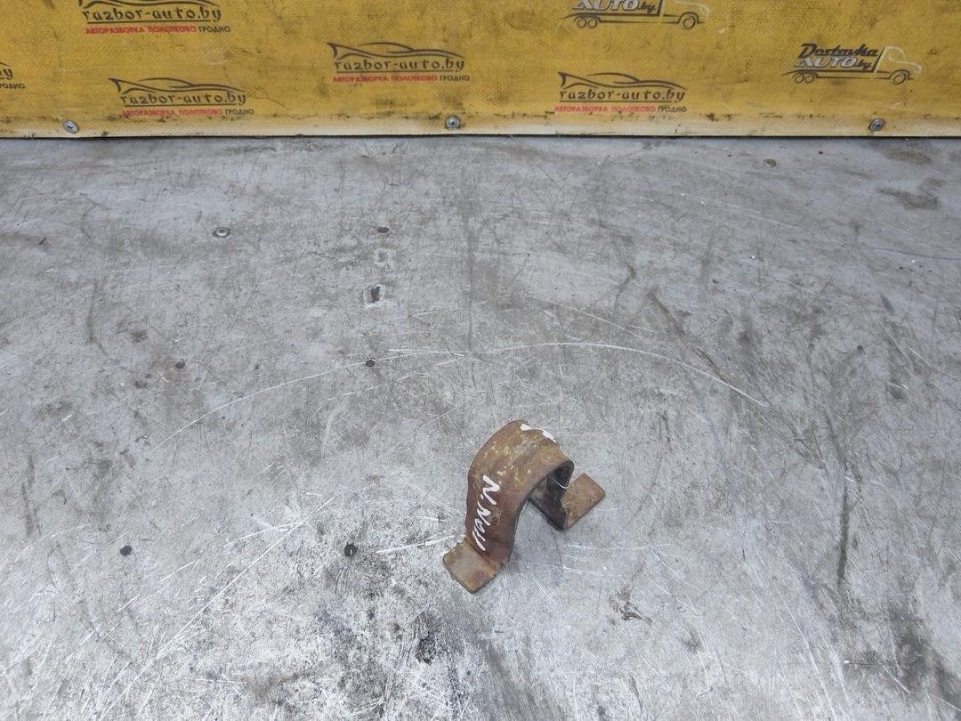 Крепление втулки стабилизатора EYADN7 Nissan Note undefined