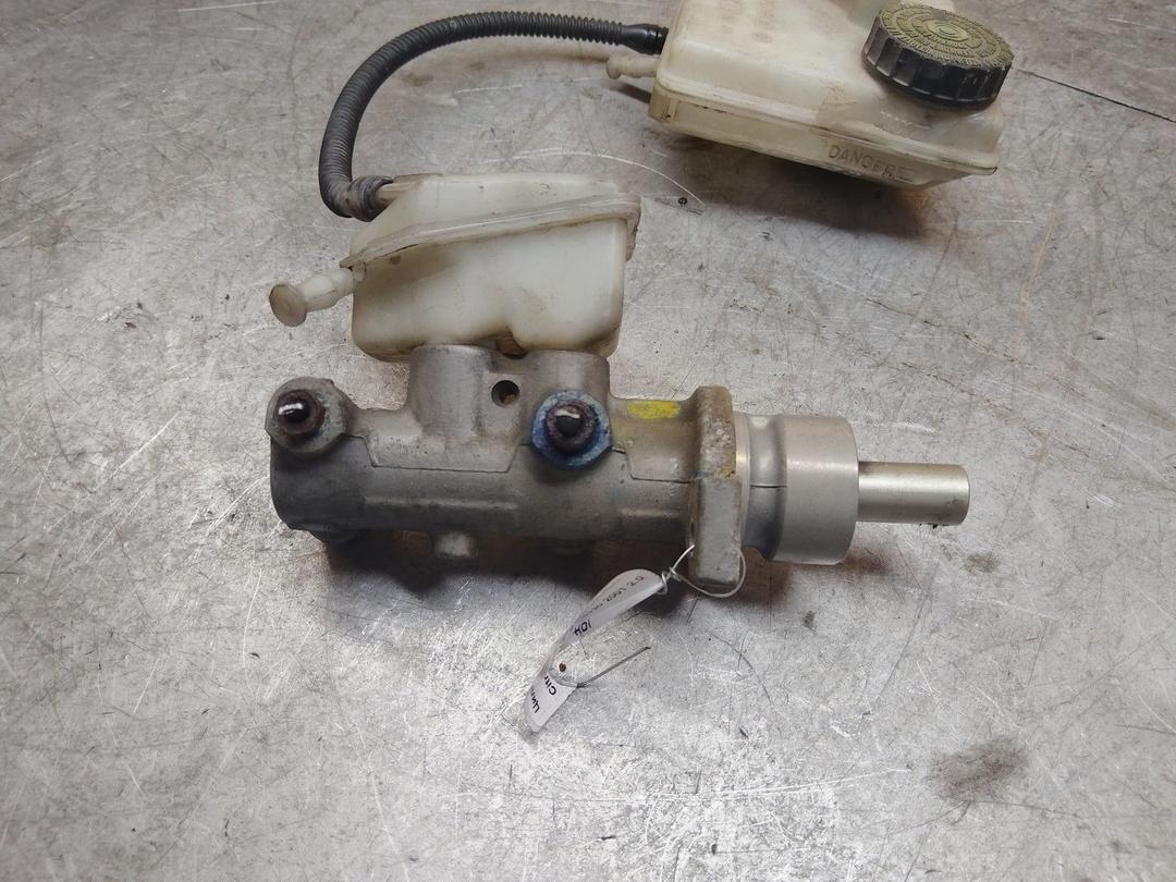 Цилиндр тормозной главный Z9QP8G Citroen Xsara Picasso купить