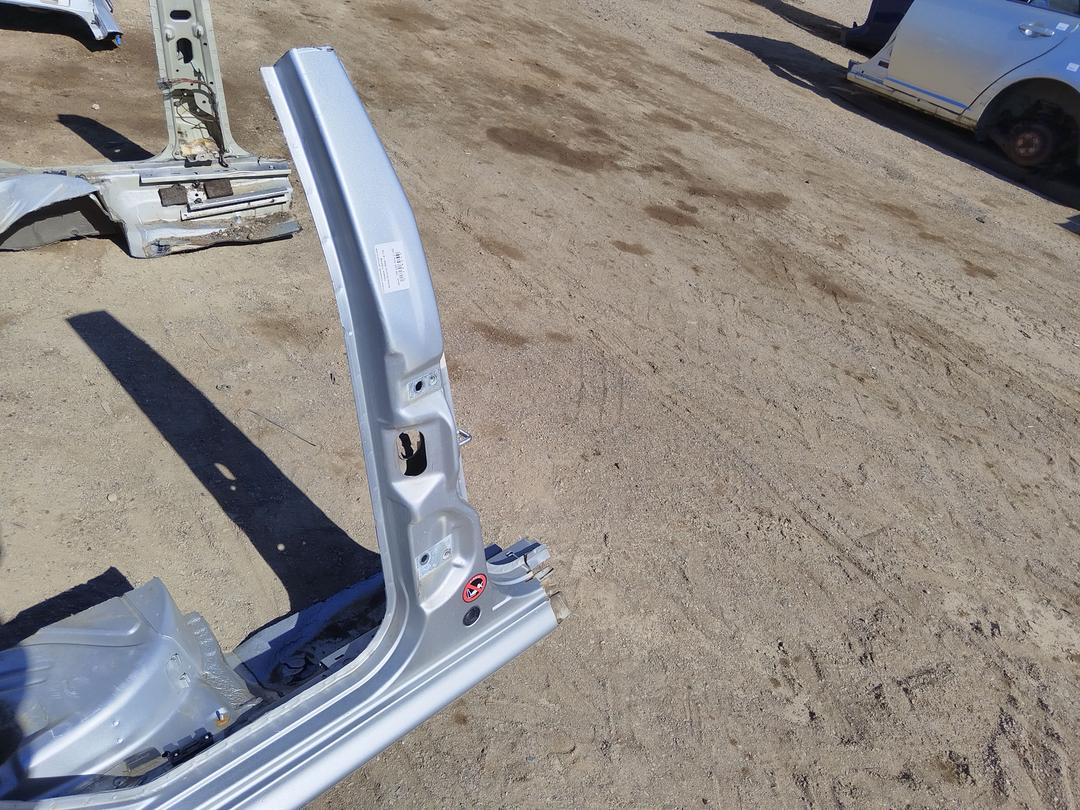 Стойка кузовная центральная правая 7VDFM9 Skoda Octavia