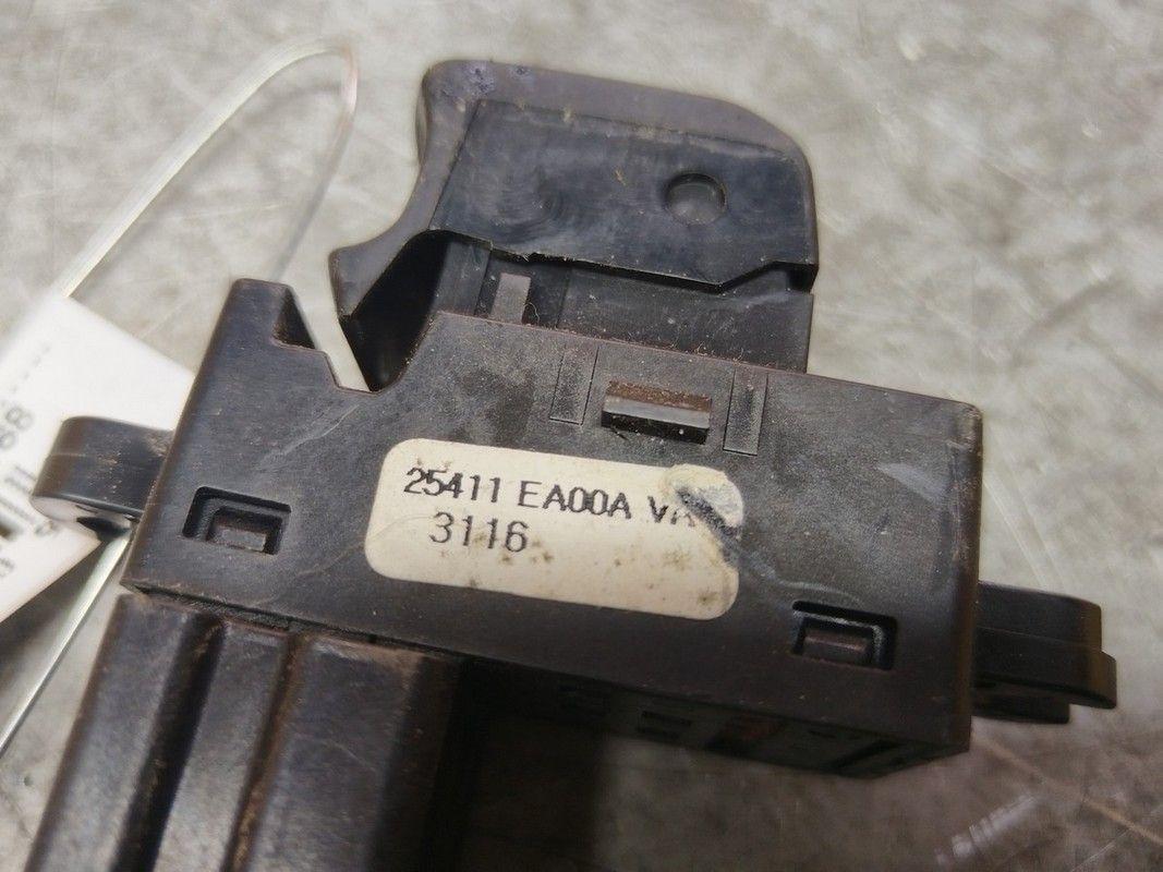 Кнопка стеклоподъемника переднего правого TGLEVV Nissan Note купить в магазине запчастей бу