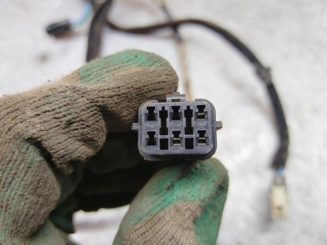 Проводка двери задней правой D2IR6O Kia Sorento купить на авторазборке