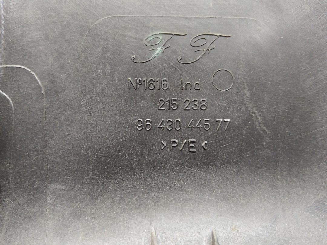 Обшивка крышки багажника HPZ3U2 Peugeot 307 купить с доставкой