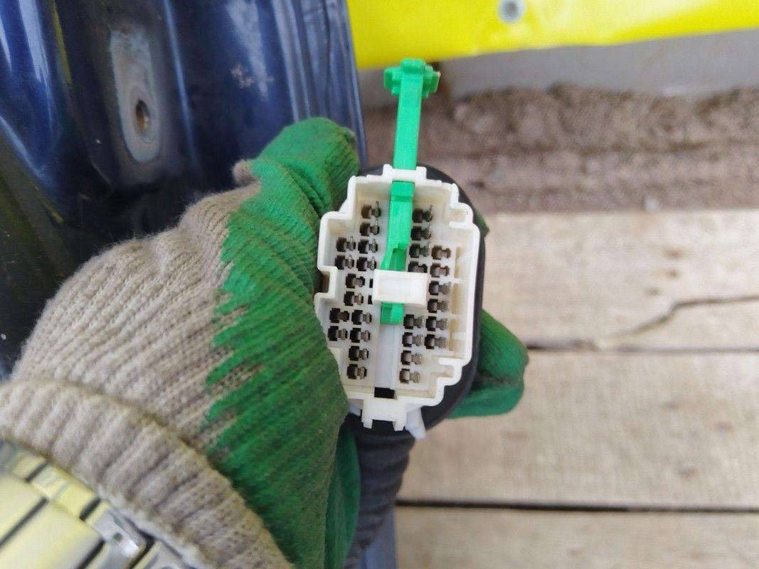 Проводка двери передней левой 858DX4 Mazda Premacy купить с доставкой