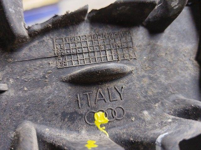 Решетка капота AV4MTU Audi A4 undefined